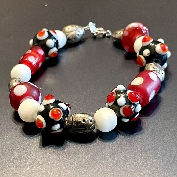 4 for $20 SALE- Red, Black & White Lampwork Glass Bead Bracelet - Picture 4 of 6